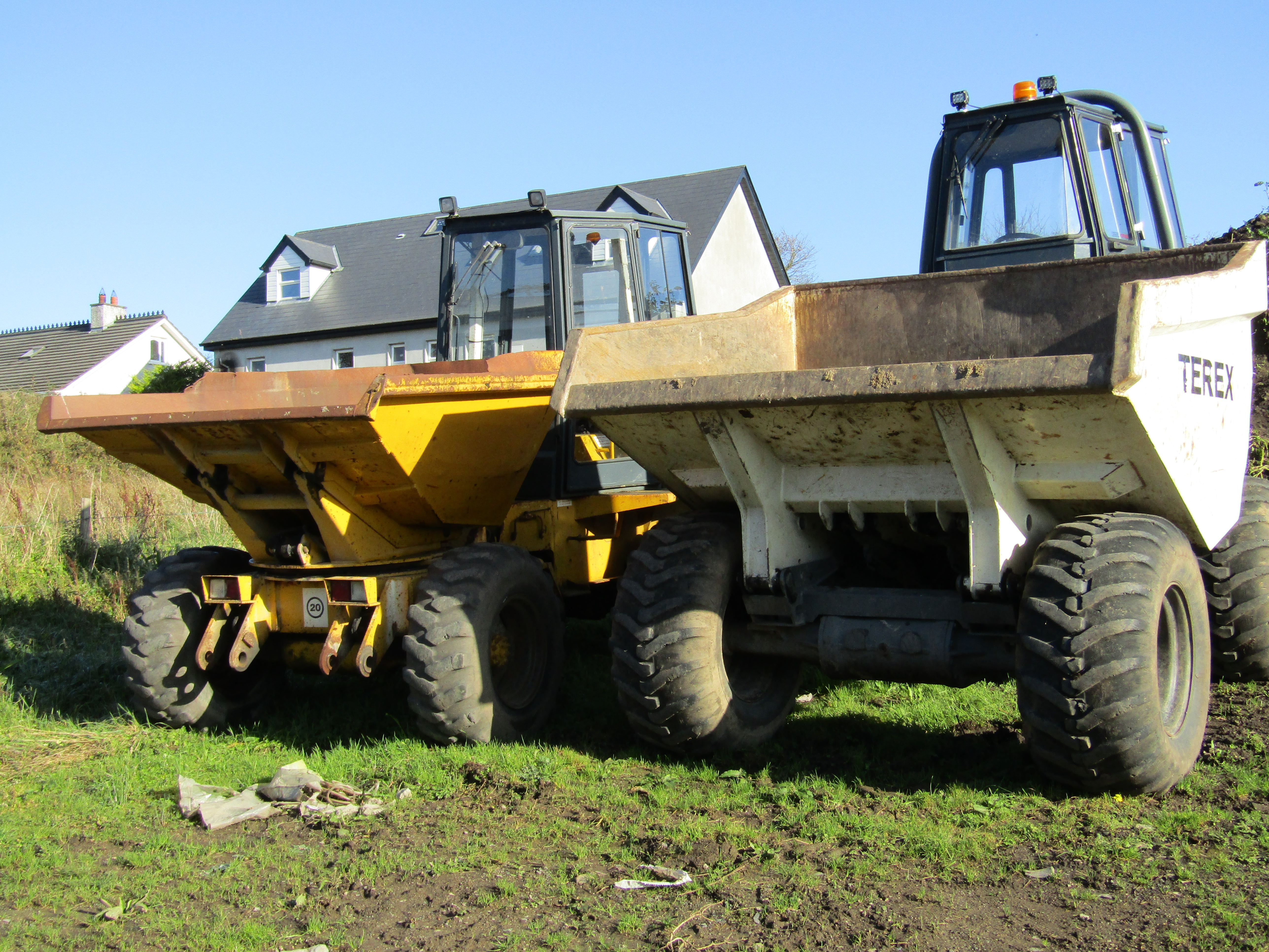 declan mc ellin plant hire logo